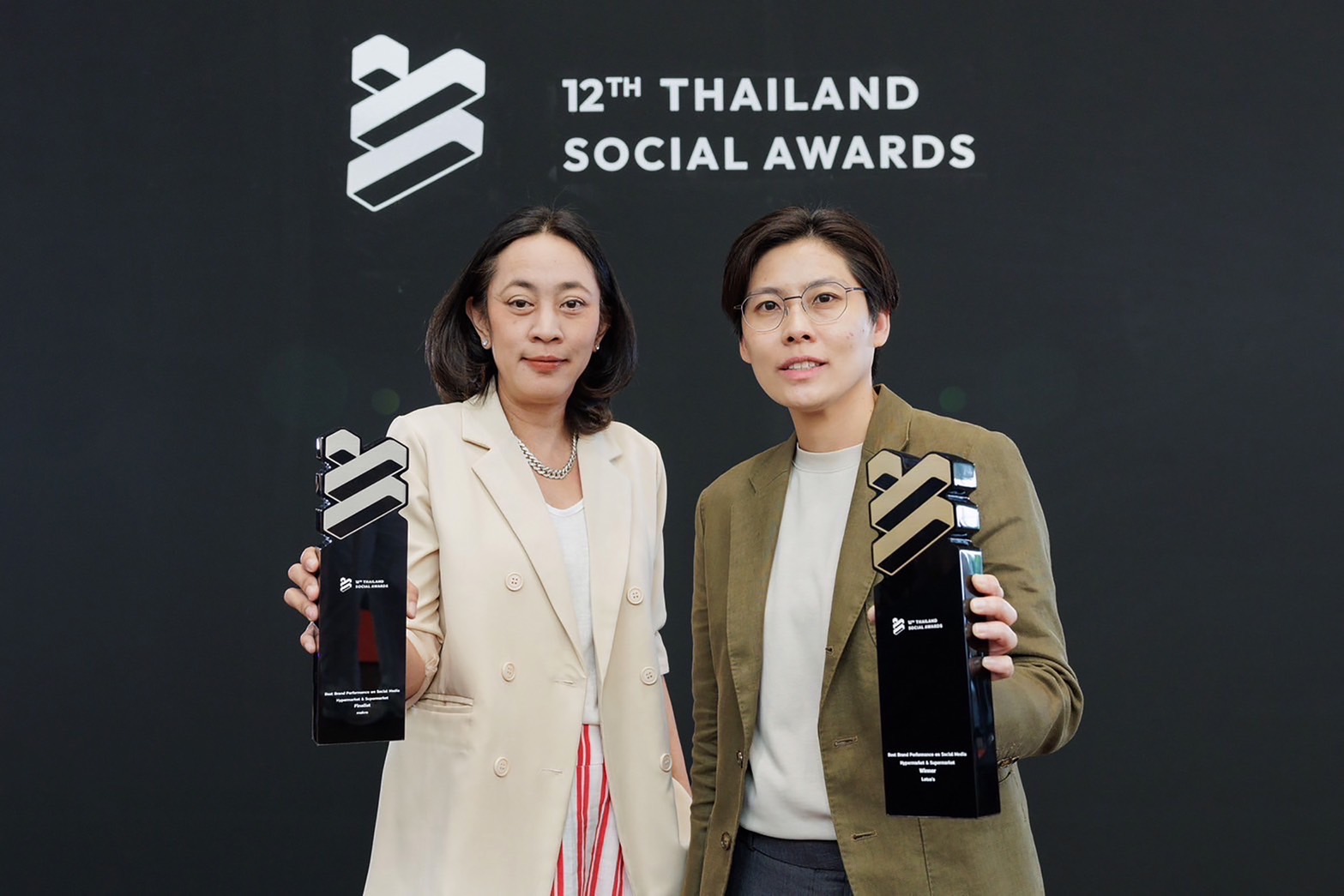 “แม็คโคร-โลตัส” จับมือคว้ารางวัล “Best Brand Performance on Social Media”