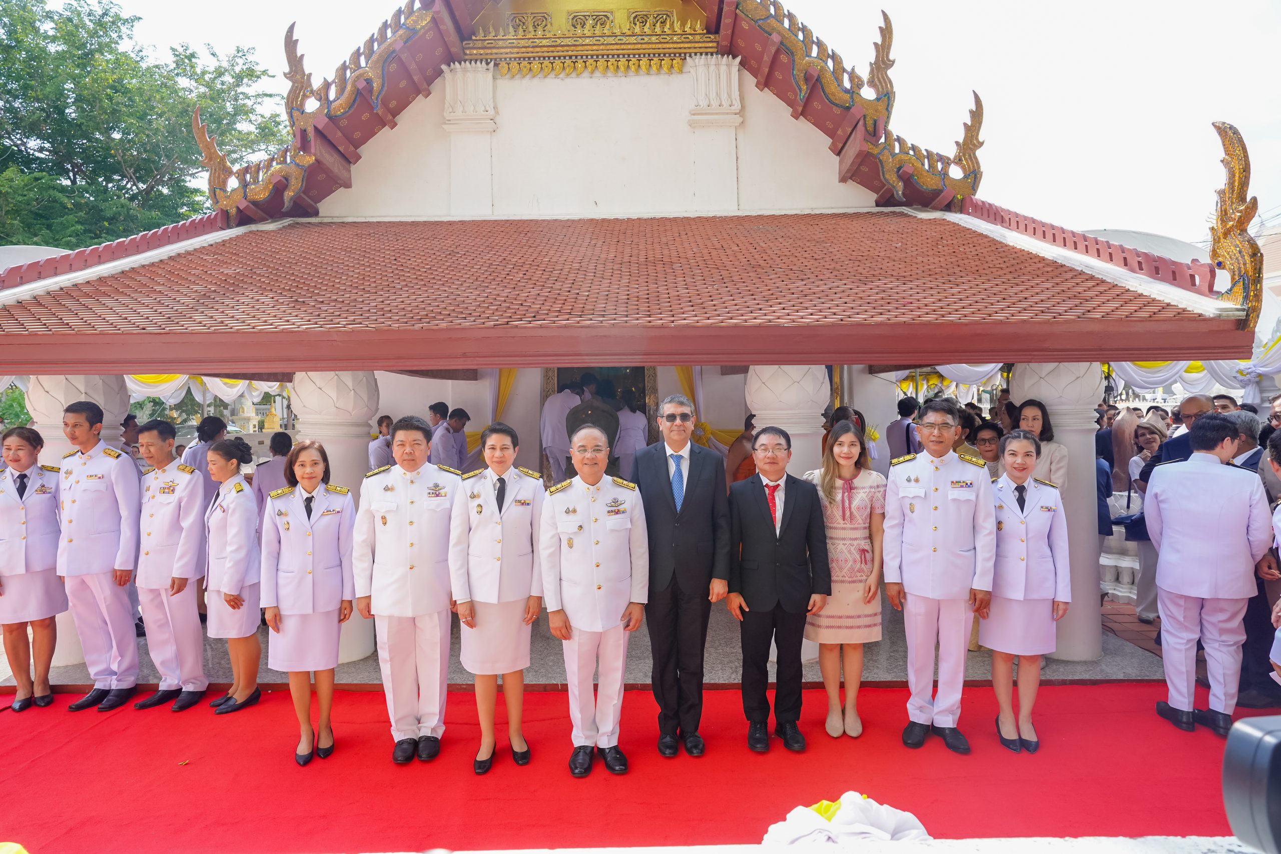 เอไอเอ บริจาคจตุปัจจัยทำบุญ และถวายผ้าพระกฐินพระราชทาน ในงานกฐินพระราชทาน คปภ. ประจำปี 2567