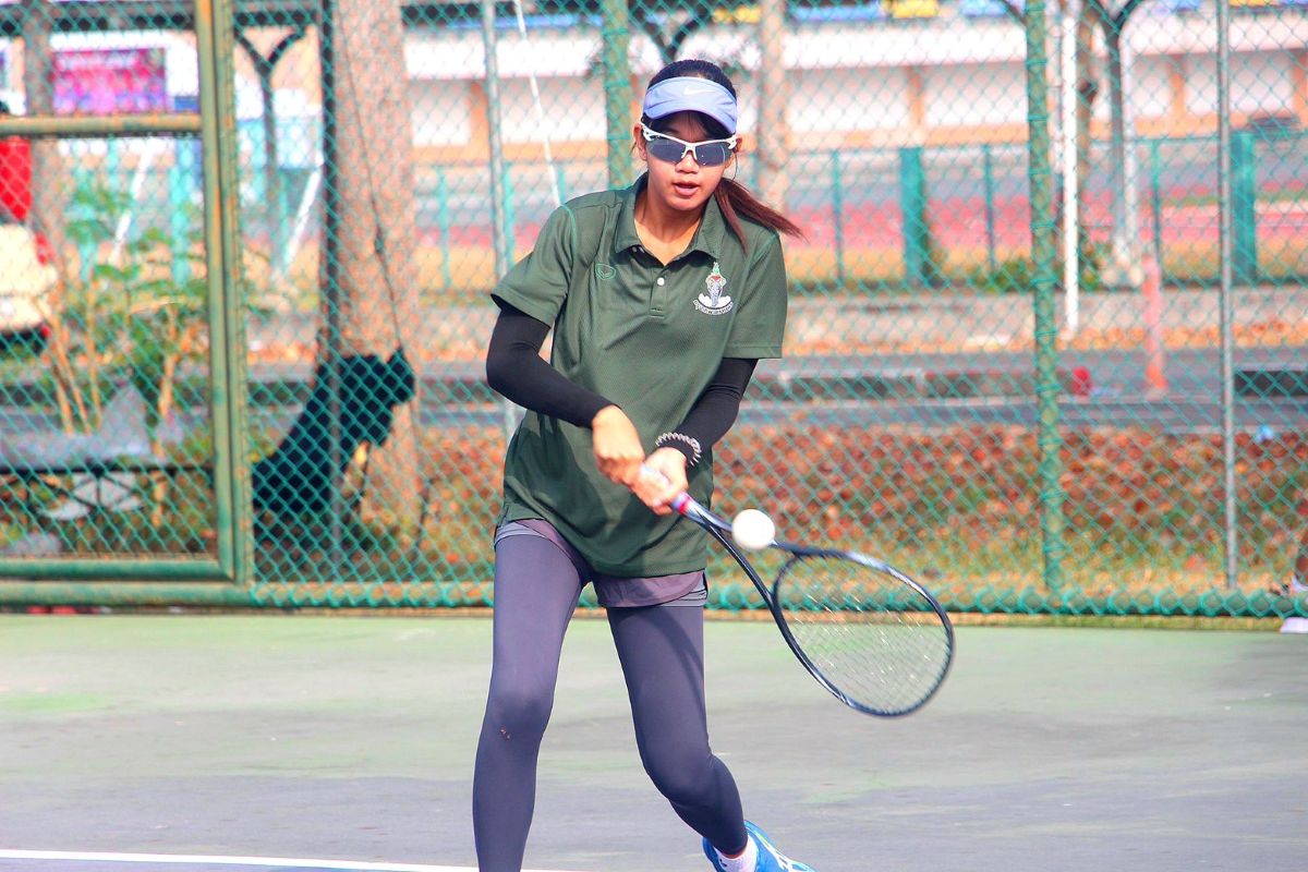 นักหวดซอฟท์เทนนิสชาย-หญิงทีมชาติไทยลงแข่งขันประเภททีมชาย-หญิงในสังกัดทีมปทุมธานีเอาชนะทีมชาติกัมพูชาคว้าสองแชมป์ส่งท้ายในการ