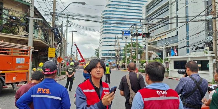 ทรู คอร์ปอเรชั่นเร่งเสริมสัญญาณมือถือ–เน็ตบ้าน หลังเหตุถนนทรุดตัววงกว้างหน้าวชิรพยาบาล