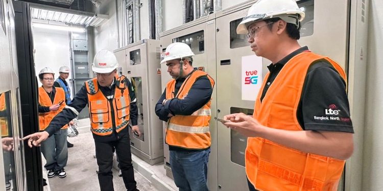 ทรู คอร์ปอเรชั่น ลงพื้นที่ตรวจศูนย์เครือข่ายฯ รับมือสถานการณ์ระดับน้ำท่วมสูงขึ้นทั่วไทย