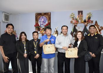 ทีมประชาสัมพันธ์ กฟผ.​ เข้าสวัสดีปีใหม่ นายก สภท.