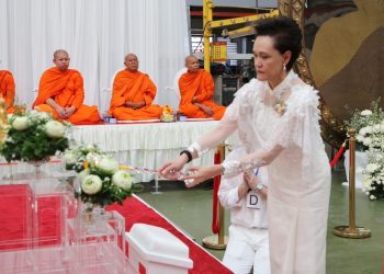 “ศุภจี สุธรรมพันธ์” รองนายกรัฐมนตรีและรัฐมนตรีว่าการกระทรวงพาณิชย์ เป็นประธานพิธีอัญเชิญพระบรมสารีริกธาตุและพระธาตุพระมหิเถระ ประดิษฐานบนบุษบก ณ ประเทศศรีลังกา และวัดป่ารัตนวัน จ.นครราชสีมา