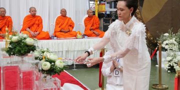 “ศุภจี สุธรรมพันธ์” รองนายกรัฐมนตรีและรัฐมนตรีว่าการกระทรวงพาณิชย์ เป็นประธานพิธีอัญเชิญพระบรมสารีริกธาตุและพระธาตุพระมหิเถระ ประดิษฐานบนบุษบก ณ ประเทศศรีลังกา และวัดป่ารัตนวัน จ.นครราชสีมา