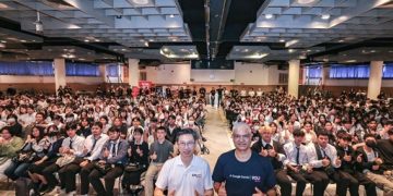 ทรู เดินหน้าต่อยอด “AI for All Thais” สู่การเรียนรู้เชิงปฏิบัติ คิกออฟ Gemini Academy ที่ ม.ศรีปทุม เสริมทักษะ AI ให้นักศึกษากว่า 9,000 คน ปูรากฐานกำลังคนแห่งอนาคต ขับเคลื่อนไทยสู่เศรษฐกิจดิจิทัลอย่างยั่งยืน