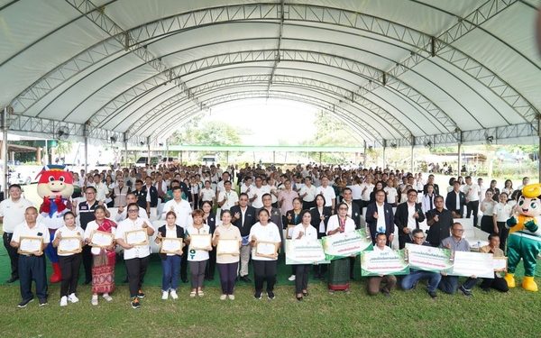 กยท. Kick off “โครงการพัฒนาศูนย์เรียนรู้ยางพารา ปี 69” โชว์แปลงสาธิตน้ำหมักชีวภาพกรดอะมิโนนม หนุนทำเกษตรที่เป็นมิตรต่อสิ่งแวดล้อม