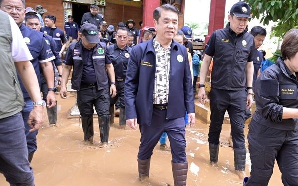 “สุริยะ” แสดงความห่วงใยชาวสวนยาง “น่าน” เร่งรัดให้สำรวจความเสียหายเมื่อสถานการณ์คลี่คลาย “วีริศ” สั่ง 3 มาตรการด่วน ช่วยชาวสวนยาง “น่าน” หลังประสบภัยพิบัติพร้อมเกาะติดสถานการณ์รายวัน เล็งจ่ายเงินสวัสดิการช่วยเหลือรายละ 3,000 บาท