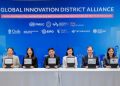 ทรู ดิจิทัล พาร์ค ร่วมผนึกกำลังพันธมิตร 4 ประเทศ เปิดตัว Global Innovation District Alliance ปักหมุดไทยสู่ศูนย์กลางเทคโนโลยีและนวัตกรรมชั้นนำแห่งอาเซียน จับมือ จุฬาลงกรณ์มหาวิทยาลัย และ บพข. ภายใต้กระทรวง อว. ดึงโมเดลต้นแบบระดับโลกจาก สหราชอาณาจักร สิงคโปร์ และเนเธอร์แลนด์ ปั้นย่าน “สุขุมวิทใต้” เป็นพื้นที่ทดลองนวัตกรรมที่ขับเคลื่อนโดยภาคเอกชน เตรียมเปิดใช้เฟรมเวิร์คอย่างเป็นทางการ ในงาน ‘The Futurist Summit’ 30 พฤศจิกายนนี้