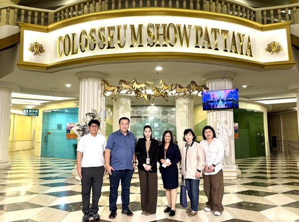 ผู้บริหาร “โคลอสเซียมโชว์ พัทยา” ให้การต้อนรับ นายก สนท.-นายก สภท. เยี่ยมชมความยิ่งใหญ่การแสดงหลากหลายวัฒนธรรม แสง สี เสียง และจอ LED ขนาดยักษ์สุดตระการตา