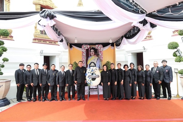 2 สมาคม​หนังสือพิมพ์ฯ​ นำคณะกรรมการ–ที่ปรึกษา เข้าถวายความอาลัย ณ พระบรมมหาราชวัง