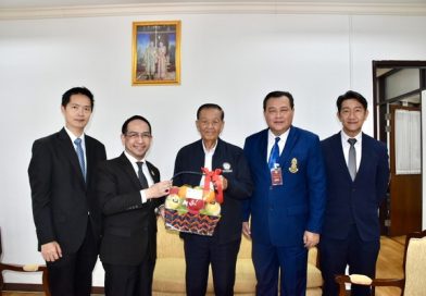นายก สนท. พร้อมที่ปรึกษาและคณะ เข้าเยี่ยมคารวะ “วันมูหะมัดนอร์ มะทา” เข้าพบประธานคณะที่ปรึกษานายกรัฐมนตรี ณ ทำเนียบรัฐบาล พร้อมพูดคุยแลกเปลี่ยนความคิดเห็นเกี่ยวกับสถานการณ์บ้านเมือง
